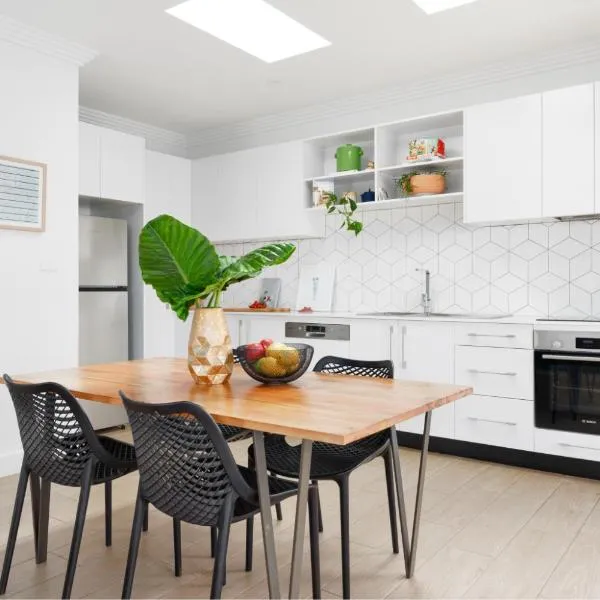 Thirroul Beauty - Close to beach and cafes, hotel in Thirroul