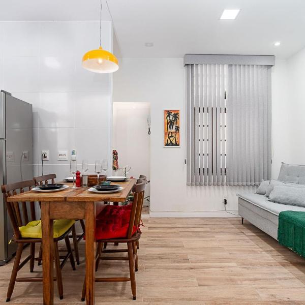 Apartamento em Copacabana com Varanda 2 quartos