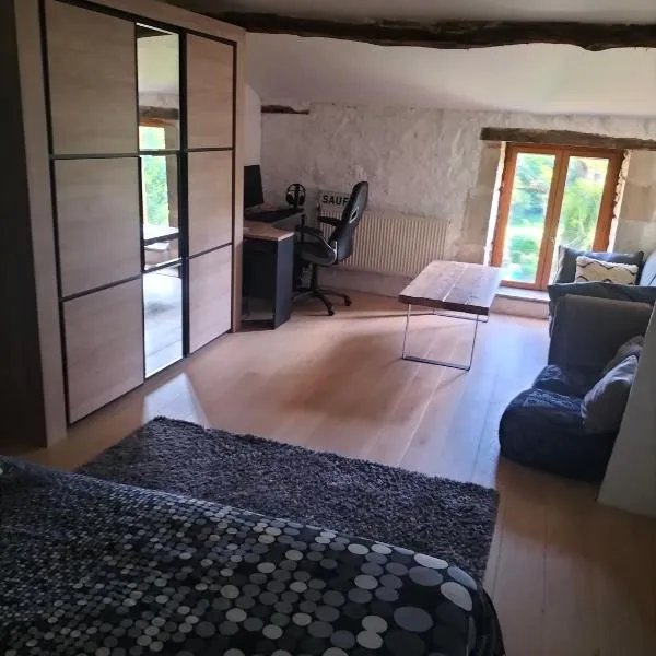Chez Marie, hotel in Saint-Martin-de-Lerm