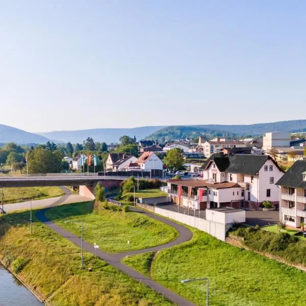 Hotel Straubs Schöne Aussicht, hotel v destinaci Klingenberg am Main