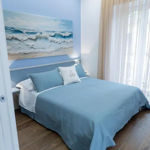 Iannò Napoli Rooms, hotel v Neapoli