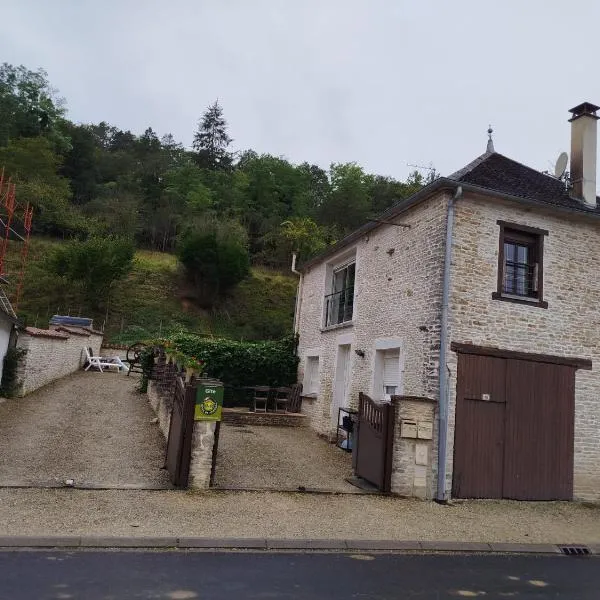 Chambres d hôtes chez Georges, hotel v destinácii Spoy