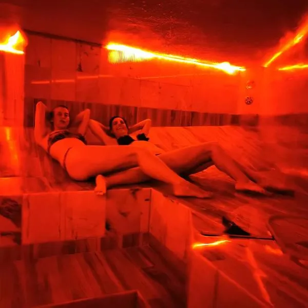 Beach house BellaVista with hot pool, hotel u Trogiru