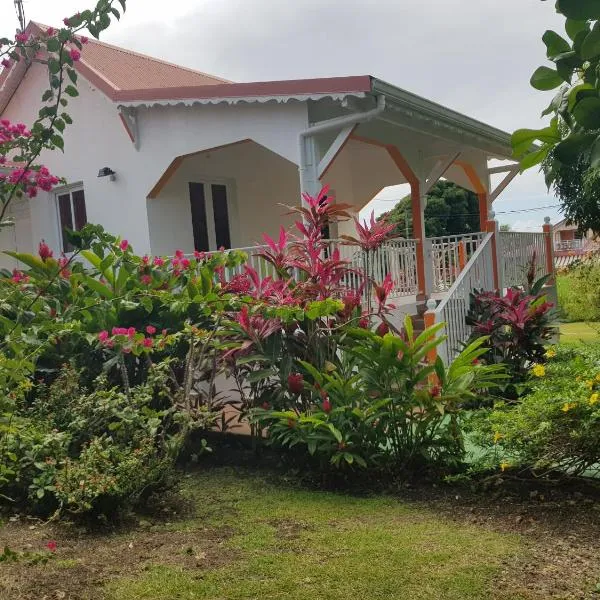 Ô PARADIS TERRESTRE Gîte passion, hotel v destinaci Capesterre