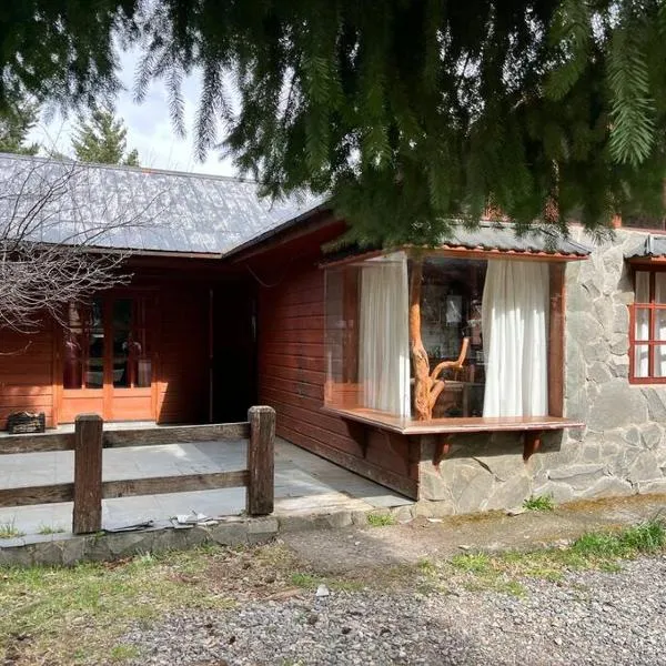 Cabaña Los Pinos, hotel v destinaci Malalcahuello
