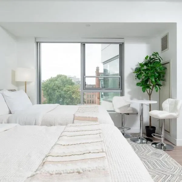 Lux Studio 2xQueen beds Gym near MIT Harvard, ξενοδοχείο σε Cambridge