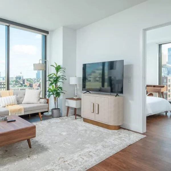 Back-Bay 2BR Penthouse w Roof top and GYM, hotel in Boston