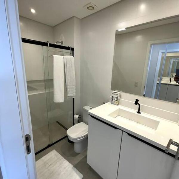 Apto Elegante com Localização Privilegiada e Rooftop incrível - Foto 3