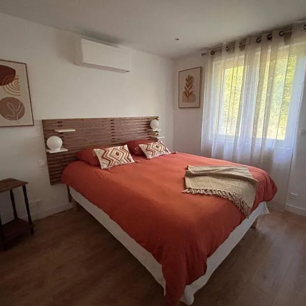 Petite maison proche Disney - 20 min en voiture, hôtel à Favières
