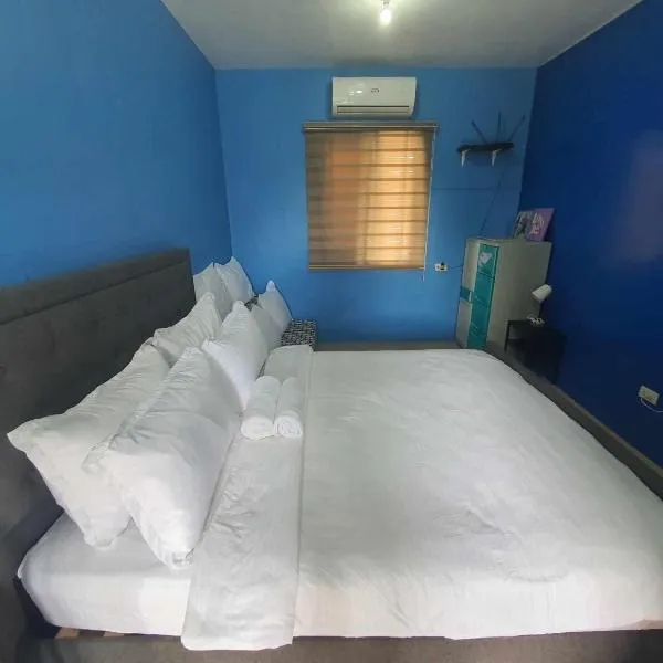 Lucena Meg's Studio Apmnt VIP rm-Near SM-Wifi, hotel v destinaci Ilayang Dupay