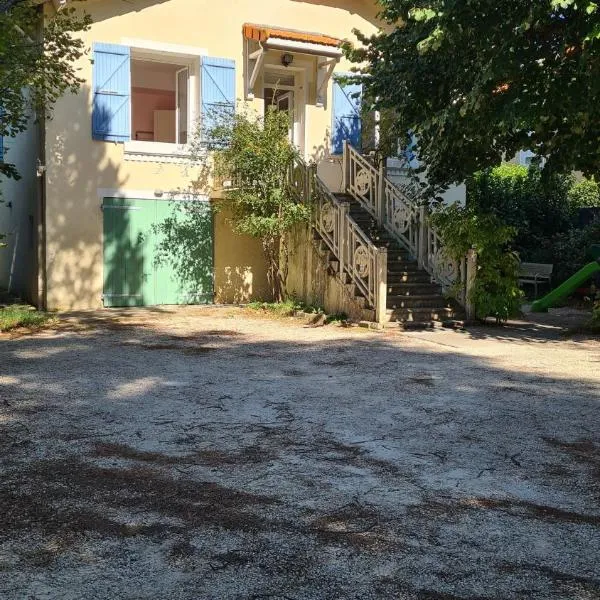 Maisonnette à Montélimar, hotel v destinaci Montélimar