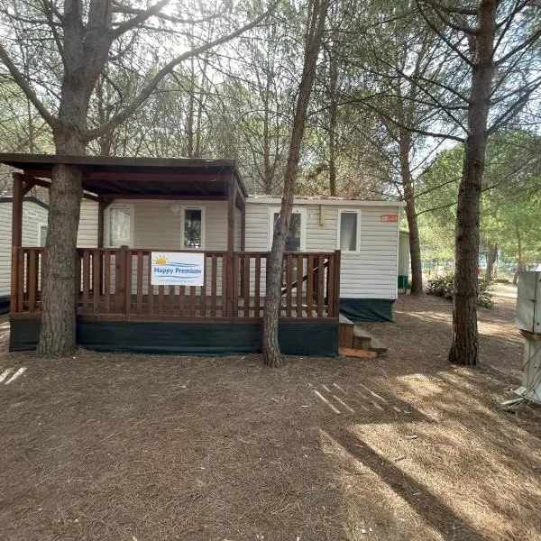 Happy Camp Mobile Homes in Camping Iscrixedda, hotel v destinaci Lotzorai