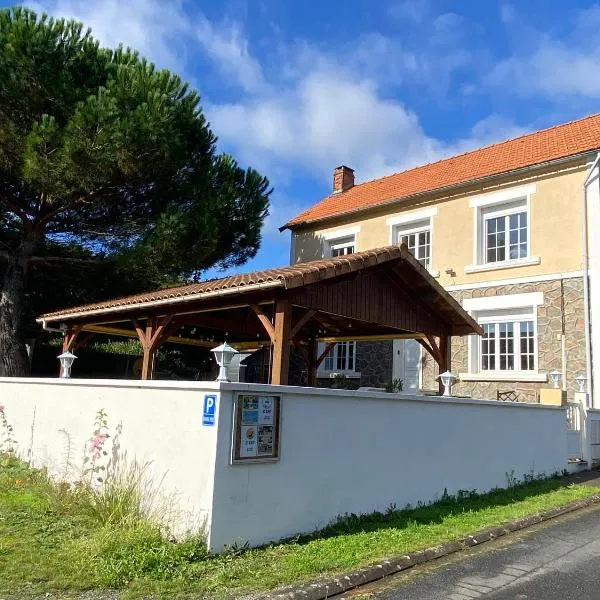 La Maison du Parloir – hotel w mieście Queaux
