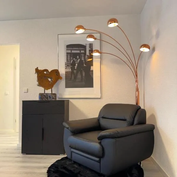 Spacious 2 Bedroom Apartment with Balcony - APOLONIA Living, Hotel in Karlsruhe