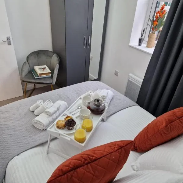 Comfortable City Haven flat, hotel in Watford