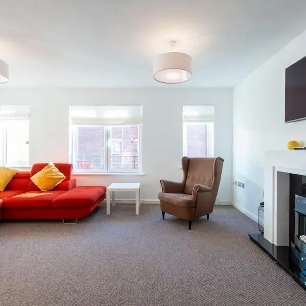 City centre 4 Bed house FREE parking walk to town، فندق في كارديف
