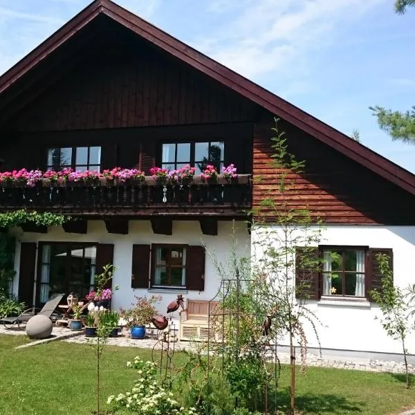 Viesnīca Apartment HAUS MERLIN am Böckelsberg pilsētā Niederzimmern