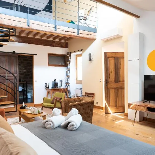 La Maison d'en Bas des Seigneurs, hotel v destinaci Cucuron