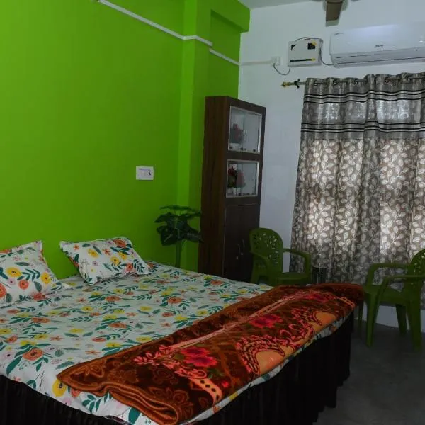 Samrat Home Stay, ξενοδοχείο σε Faizābād