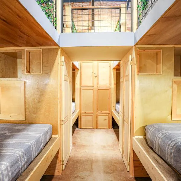 Social Stays - Santa Barbara's FIRST hostel on State Street、サンタバーバラのホテル