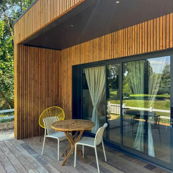 Lodge autour du golf Ardree, hotel v destinácii Saint-Antoine-du-Rocher