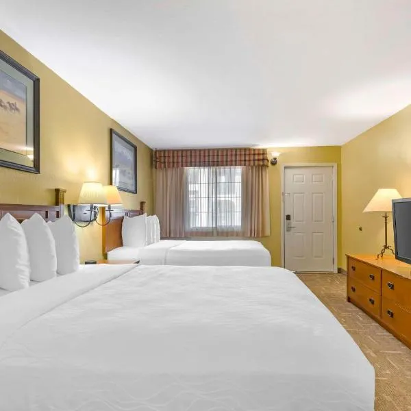 貝斯特韋斯特行政酒店，Hallettsville的飯店