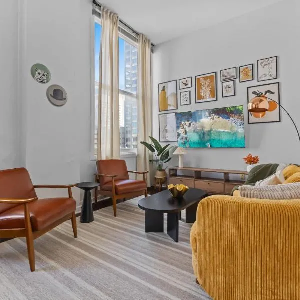 Downtown Indy 2BR - Stadium, Convention - Arcade Games - Skywalk, hotel di Indianapolis