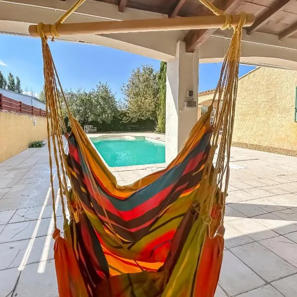La Provençale - Villa avec Piscine proche Nîmes, hotel em Redessan
