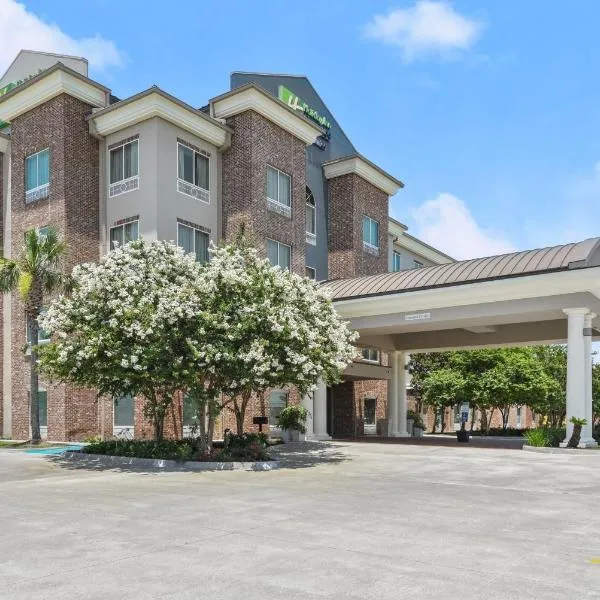 Holiday Inn Express & Suites Gonzales by IHG، فندق في غونزاليس