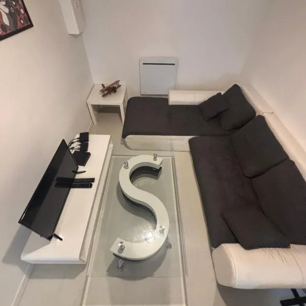 x GITES CONFORT DISCOUNT LE MONTANA PROCHE BESANCON x, hotel em Chevigney-sur-lʼOgnon