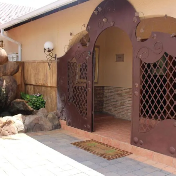 The Willow Tree Guesthouse, מלון בקלרקסדורפ