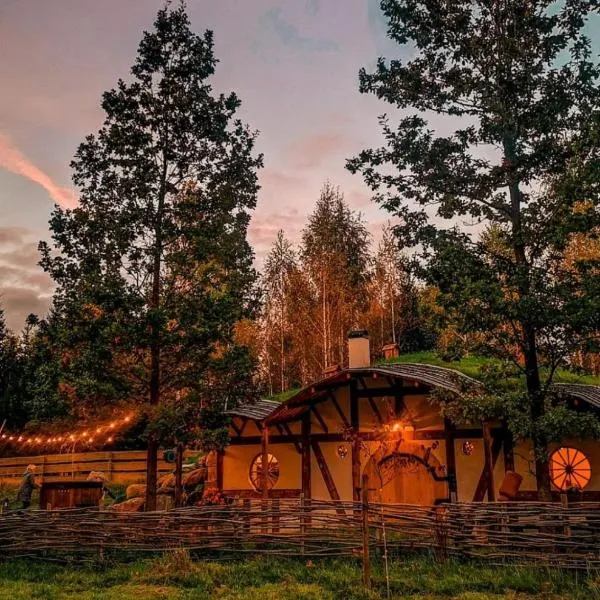 Hobbit house, hotel in Tīnūži