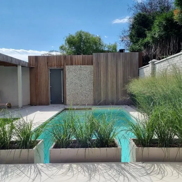 Nova Nocte Urban Private Pool & Spa Retreat, hotel Tongerenben
