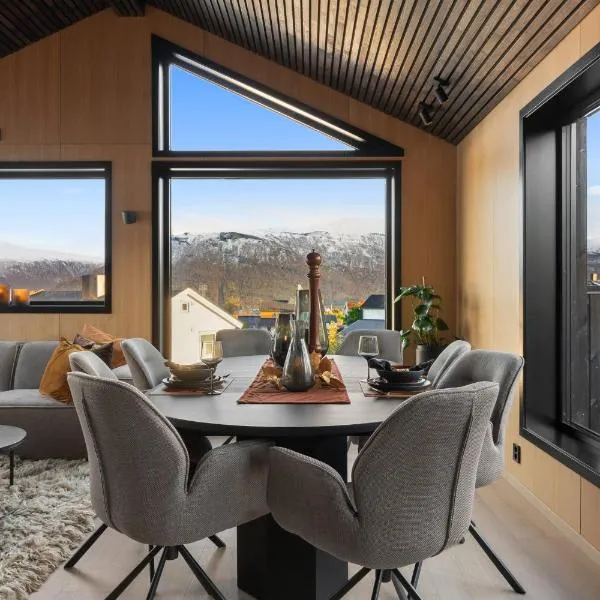 Arctic Seasons Villa Panorama ! Experience Luxury & Incredible Views at the Top of Tromsø, hotel em Tromsø