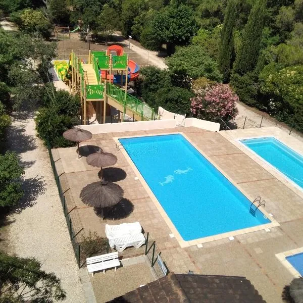 Camping de la Chapelette, hotel v destinaci Saint-Martin-de-Crau