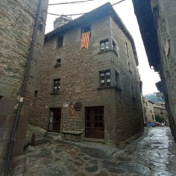 Apartaments Can Lo, hotel v destinaci Rupit