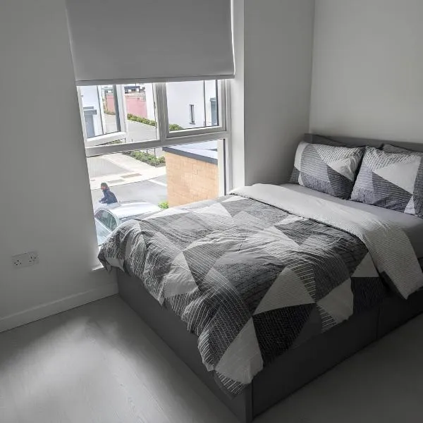 New House, Private Rooms in a Peaceful Neighborhood, hotel v destinaci Dublin