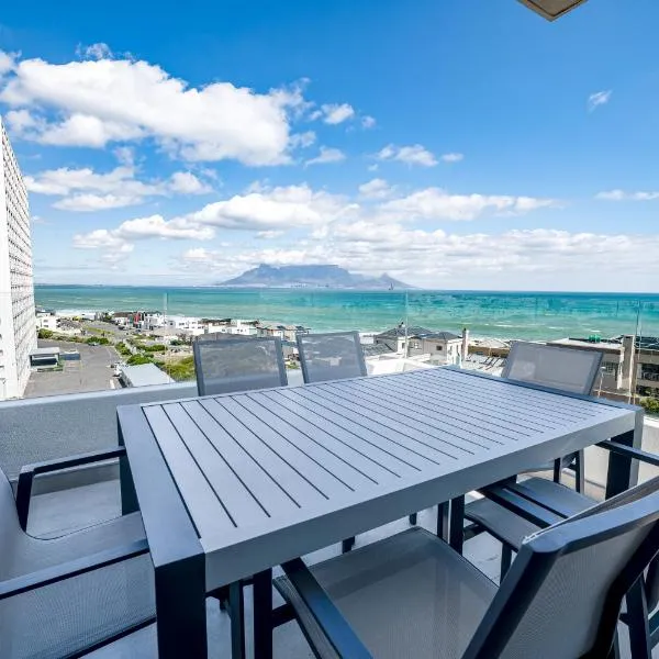 Luxury Beachfront Penthouse in Blouberg- 402 Azul, hotel in Bloubergstrand