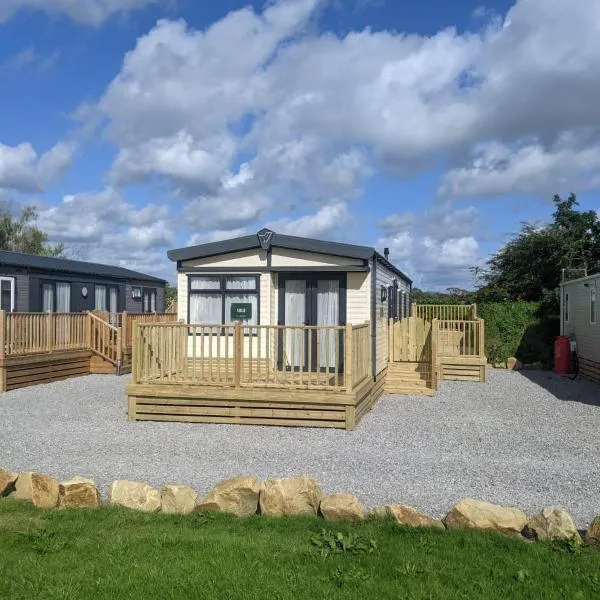 Lytham Luxe 6 Birth Caravan, hotel v destinaci Weeton