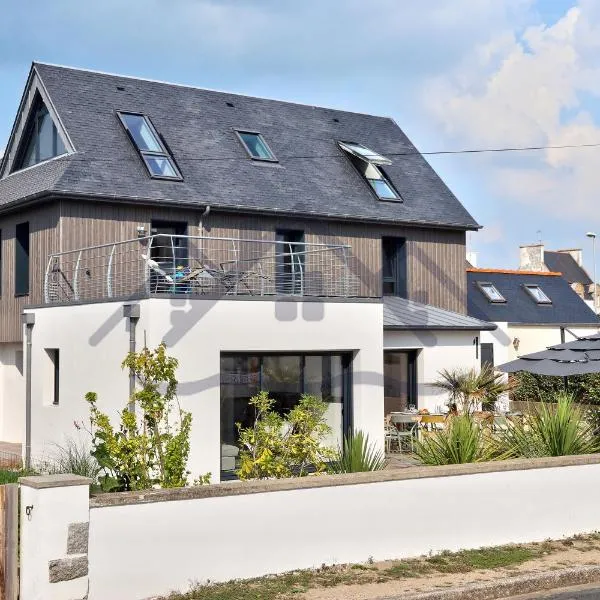 LocaLise - M14 - Caligourdaine - Maison d'exception - Construction de 2024 - à 30m de la mer et quelques pas des plages - extérieur clos - 4 places de parking privatives - wifi inclus - draps inclus - centre et port à 7 minutes à pied, hotel u gradu Le Guilvinec