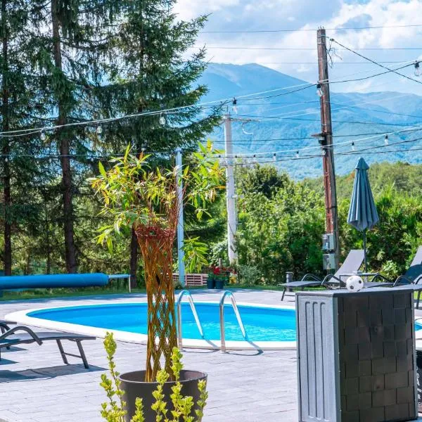 Chalet Maya, hotell i Avrig