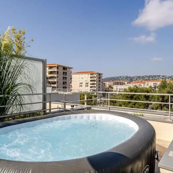 Newly Built Apartment with Pool, Walk to the Beach, hotel em Antibes