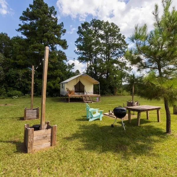 Boutique Glamping Stay by Lake Livingston, hotel in Coldspring