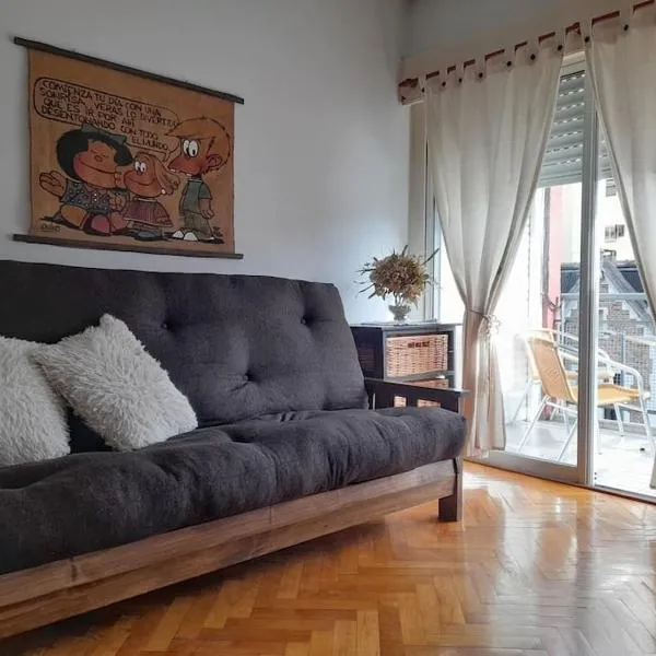Departamento de dos ambientes con amplio balcón, muy luminoso, hotell i Buenos Aires