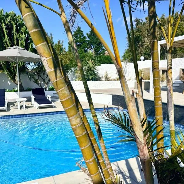 The Hills Guest House, hotel in Hartenbos