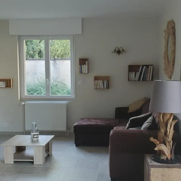 Le Cabinet-Charmante maison avec terrain, hotel v destinaci Chatillon-sur-Seine