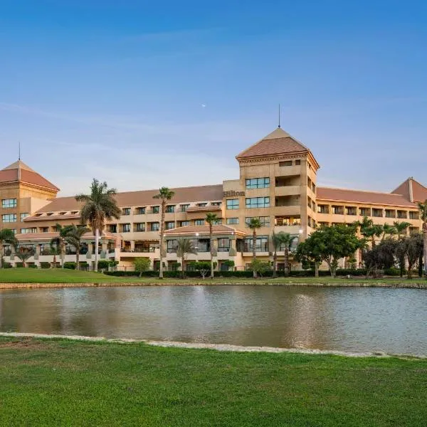 Hilton Pyramids Golf, hotel in 6th Of October