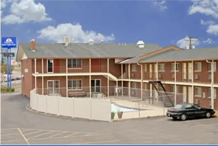 Americas Best Value Inn Greeley, hotel in Evans