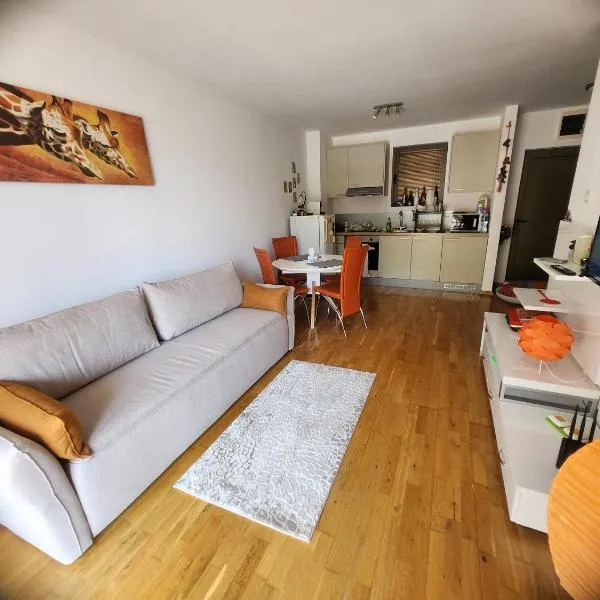 1-Bedroom Appartament mit Pool, Hotel in Pržno
