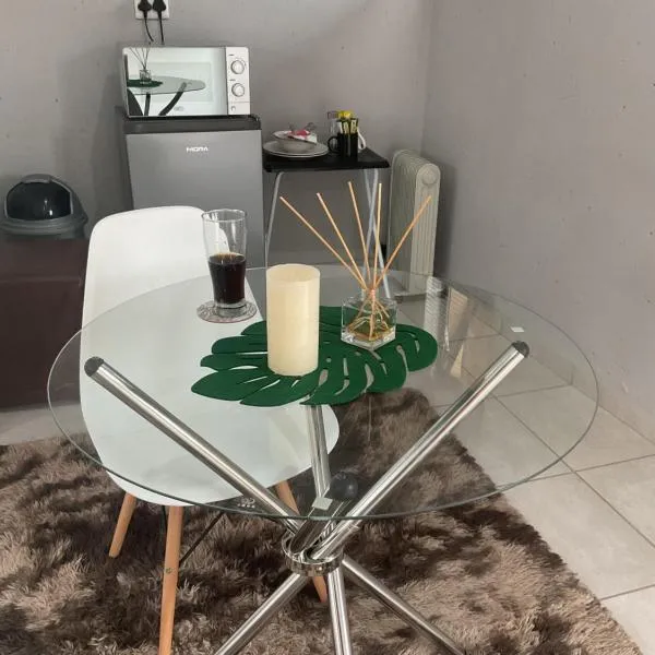 KwaSihle Guesthouse, hotel v destinaci Dobsonville